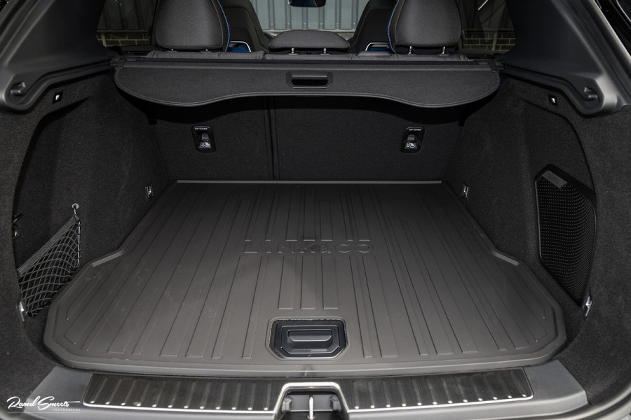 Lynk & Co 01 1.5 All-in geprijsd: inclusief onderhoud, 1 jaar BOVAG-garantie | Panorama dak | Adaptieve cruise | Blis | Memory |