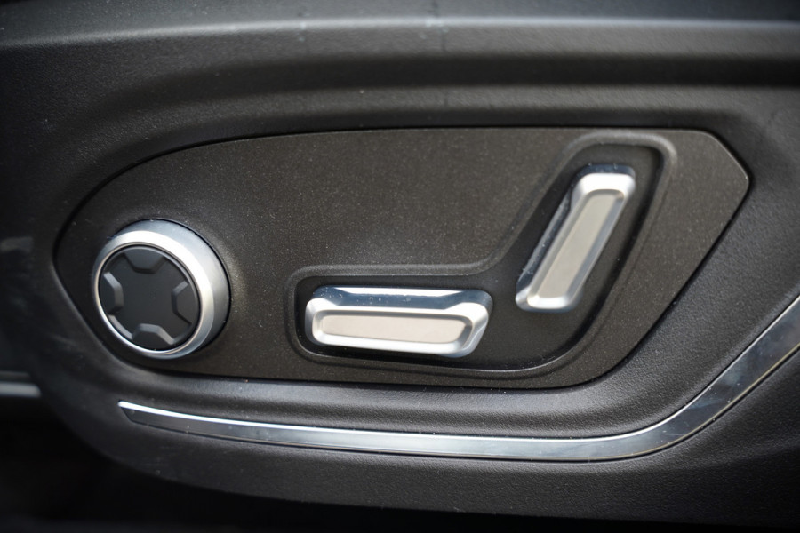 Lynk & Co 01 1.5 | Panoramadak | Stoelverwarming | Keyless | Apple Carplay | Memory Seat | Adaptive Cruise Control | Infinity | Navigatie | 360 Camera | Parkeersensoren | Ambiance Verlichting | SOH 98,34%