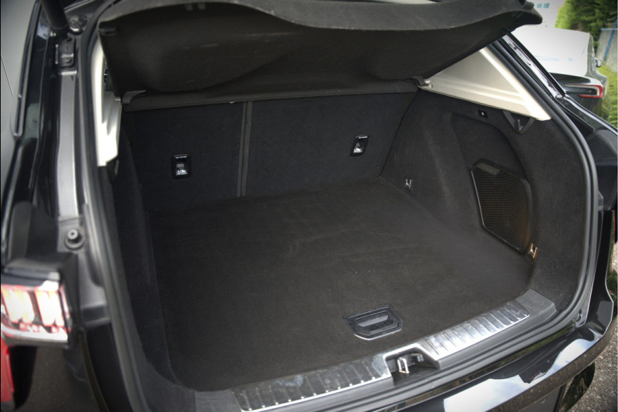 Lynk & Co 01 1.5 | Panoramadak | Stoelverwarming | Keyless | Apple Carplay | Memory Seat | Adaptive Cruise Control | Infinity | Navigatie | 360 Camera | Parkeersensoren | Ambiance Verlichting | SOH 98,34%
