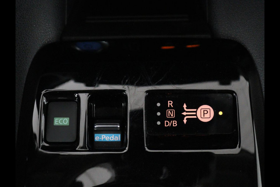 Nissan Leaf N-Connecta 40 kWh | SOH 94.3% | Stuur/stoel verwarming | Adaptive cruise | 360 camera | Dodehoek detectie | Full LED | Navigatie | Carplay |