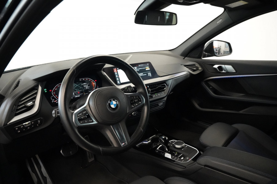 BMW 1-serie 120i M-Sport Navigatie Full-led 24 Maanden garantie* (Vraag naar de voorwaarden)