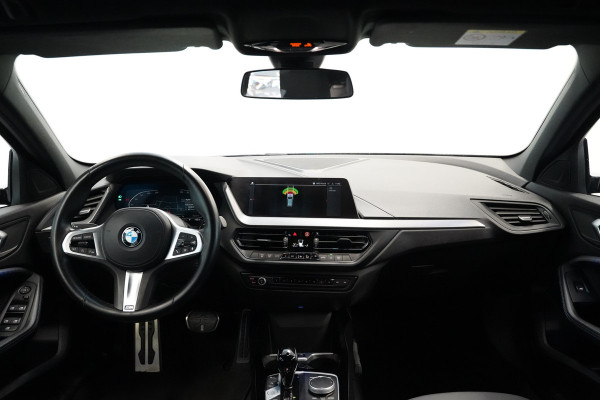 BMW 1-serie 120i M-Sport Navigatie Full-led 24 Maanden garantie* (Vraag naar de voorwaarden)