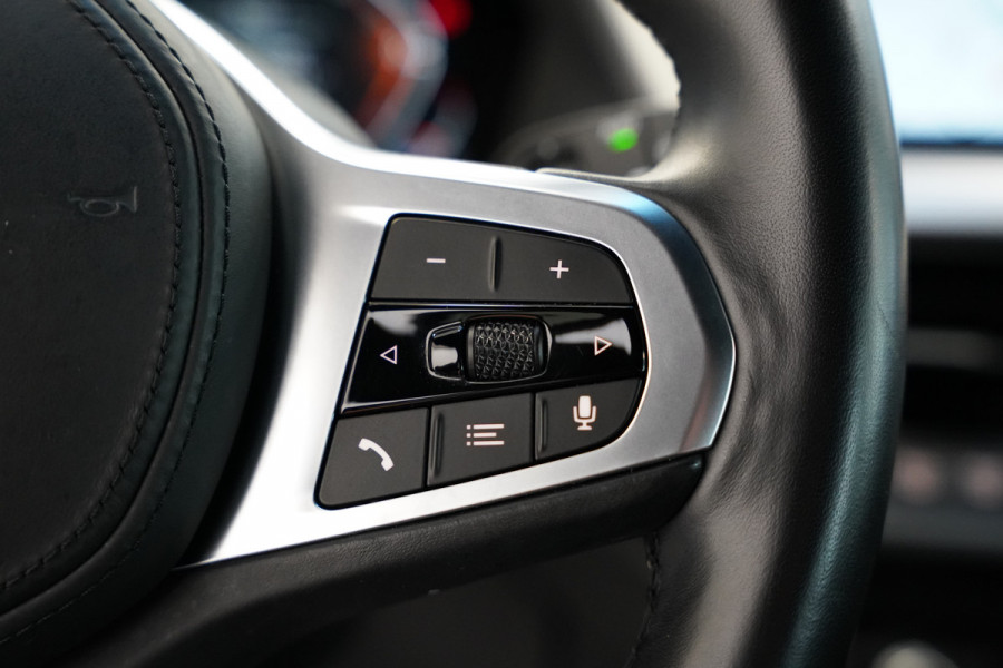 BMW 1-serie 120i M-Sport Navigatie Full-led 24 Maanden garantie* (Vraag naar de voorwaarden)