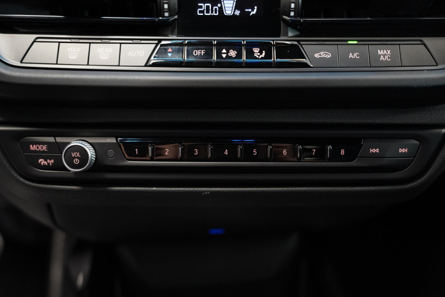 BMW 1-serie 120i M-Sport Navigatie Full-led 24 Maanden garantie* (Vraag naar de voorwaarden)