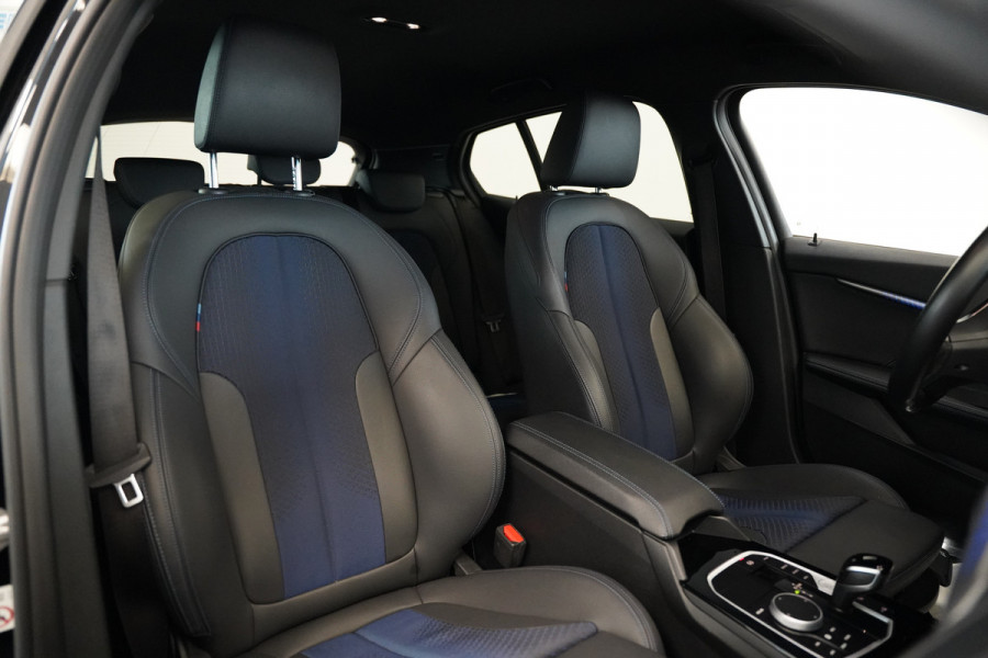 BMW 1-serie 120i M-Sport Navigatie Full-led 24 Maanden garantie* (Vraag naar de voorwaarden)