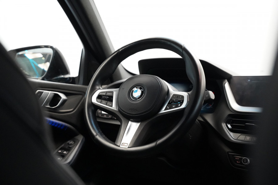 BMW 1-serie 120i M-Sport Navigatie Full-led 24 Maanden garantie* (Vraag naar de voorwaarden)