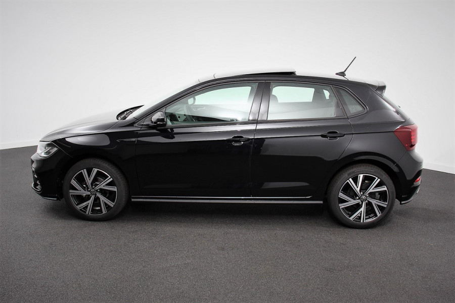 Volkswagen Polo 1.0 TSI DSG R-Line Panorama dak Navigatie App Connect Climate Control Parkeer sensoren Camera Cruise control adaptive Lichtmetalen velgen