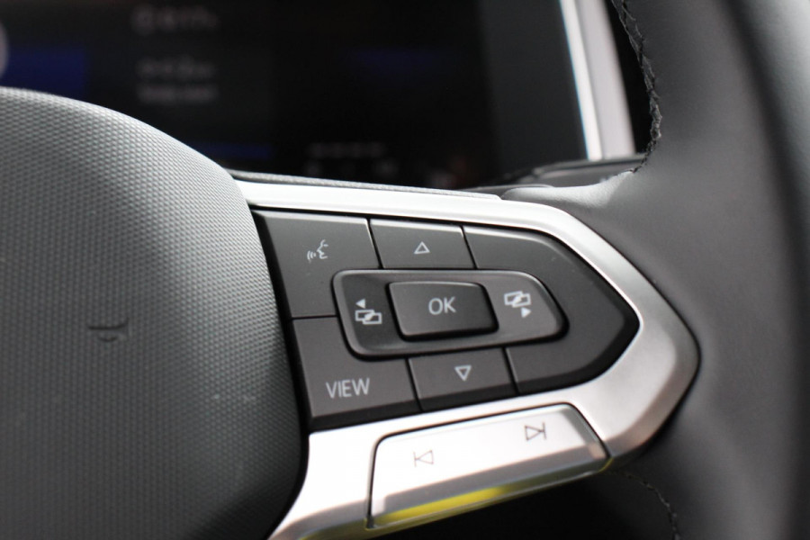 Volkswagen Polo 1.0 TSI DSG R-Line Panorama dak Navigatie App Connect Climate Control Parkeer sensoren Camera Cruise control adaptive Lichtmetalen velgen