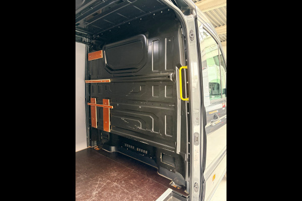 Volkswagen Crafter Automaat DSG 35 2.0 TDI 177pk euro6 L3H2 oude L2H1 Highline, Trekhaak 3000kg, RIJKLAARPRIJS Nederlandse Bus!