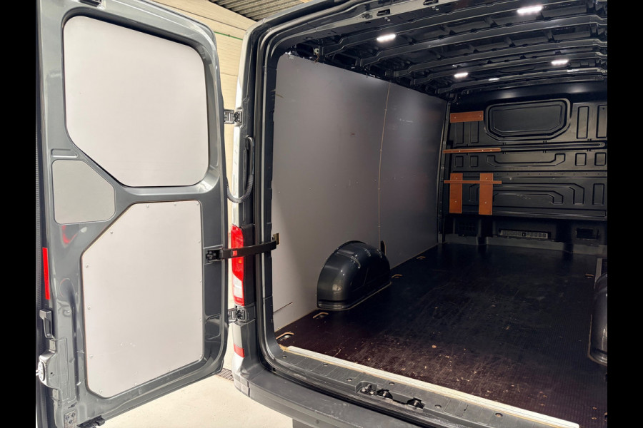 Volkswagen Crafter Automaat DSG 35 2.0 TDI 177pk euro6 L3H2 oude L2H1 Highline, Trekhaak 3000kg, RIJKLAARPRIJS Nederlandse Bus!