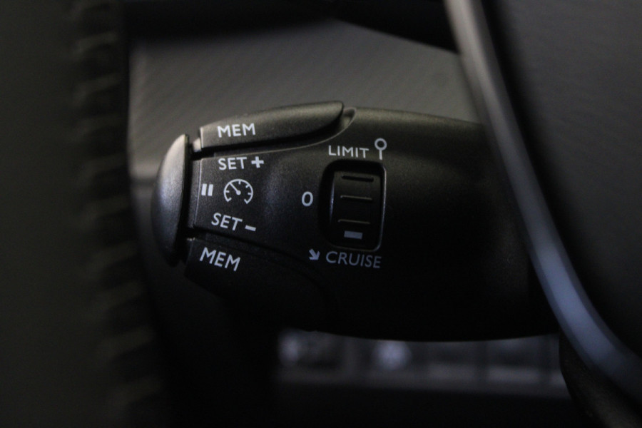 Peugeot 208 1.2 PureTech Active Pack |Navi|