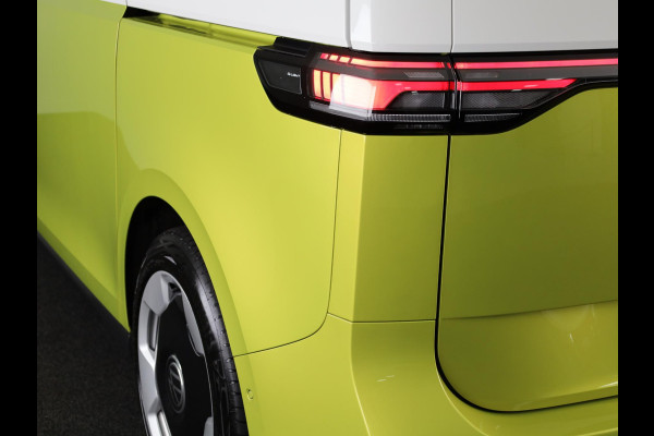 Volkswagen ID. Buzz Pro 86 kWh LWB 7p. 286 pk | SoH 96,36% |Navigatie | Panoramadak | Trekhaak (wegklapbaar) | Parkeersensoren (Park assist) | Rondomzicht camera | Elektr. schuifdeuren | Stoelverwarming |