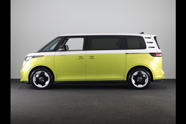 Volkswagen ID. Buzz Pro 86 kWh LWB 7p. 286 pk | SoH 96,36% |Navigatie | Panoramadak | Trekhaak (wegklapbaar) | Parkeersensoren (Park assist) | Rondomzicht camera | Elektr. schuifdeuren | Stoelverwarming |