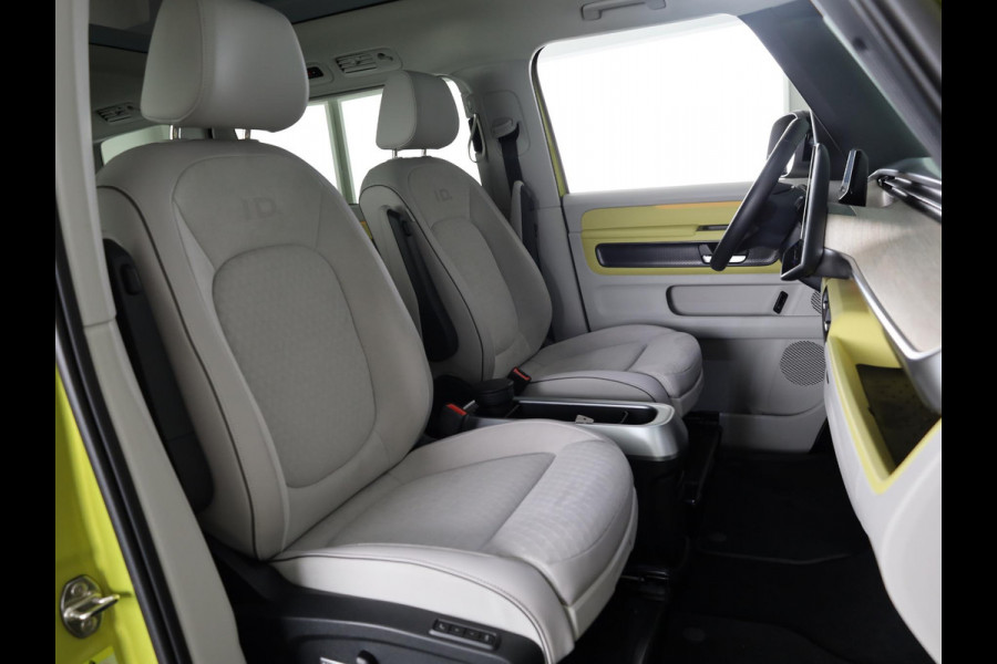 Volkswagen ID. Buzz Pro 86 kWh LWB 7p. 286 pk | SoH 96,36% |Navigatie | Panoramadak | Trekhaak (wegklapbaar) | Parkeersensoren (Park assist) | Rondomzicht camera | Elektr. schuifdeuren | Stoelverwarming |