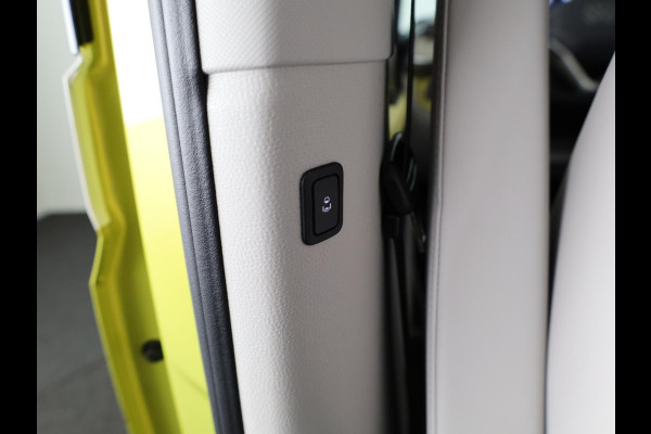 Volkswagen ID. Buzz Pro 86 kWh LWB 7p. 286 pk | SoH 96,36% |Navigatie | Panoramadak | Trekhaak (wegklapbaar) | Parkeersensoren (Park assist) | Rondomzicht camera | Elektr. schuifdeuren | Stoelverwarming |