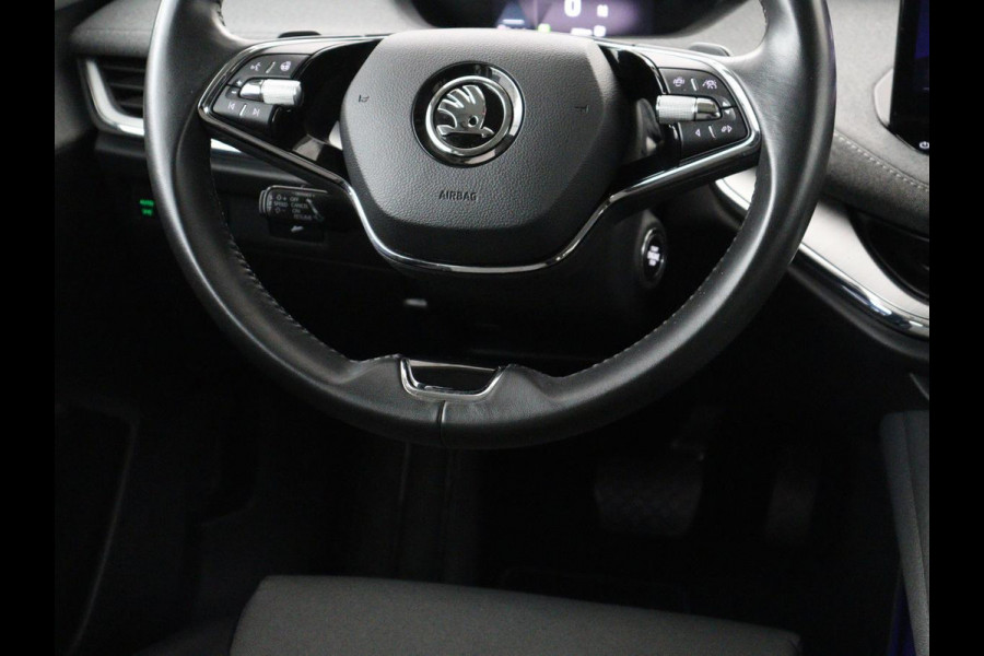 Škoda Enyaq iV 60 | SOH 91.5% | Panoramadak | Adaptive cruise | Stuur/stoel verwarming | Half Leder | Carplay | Park assist | Sfeerverlichting | Climate control |