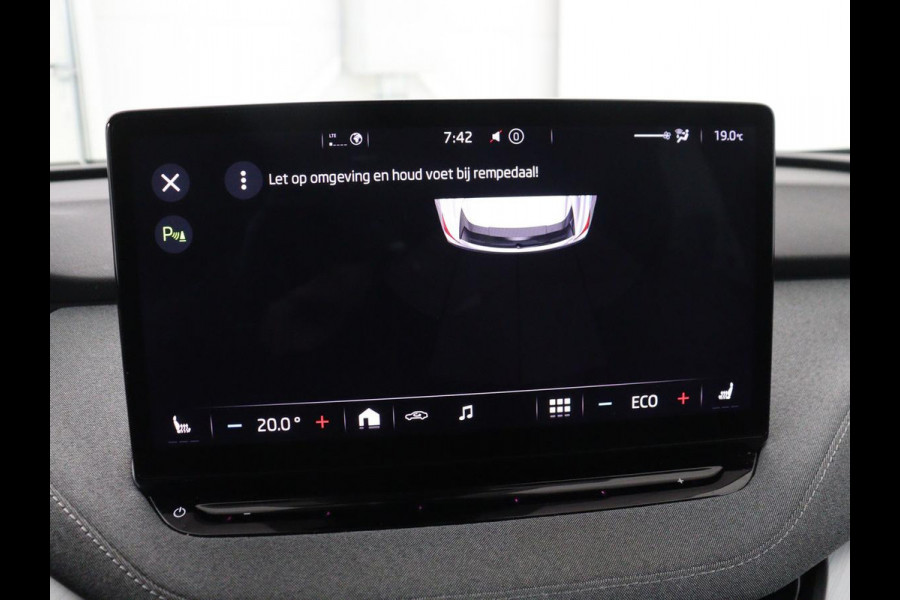 Škoda Enyaq iV 60 | SOH 91.5% | Panoramadak | Adaptive cruise | Stuur/stoel verwarming | Half Leder | Carplay | Park assist | Sfeerverlichting | Climate control |