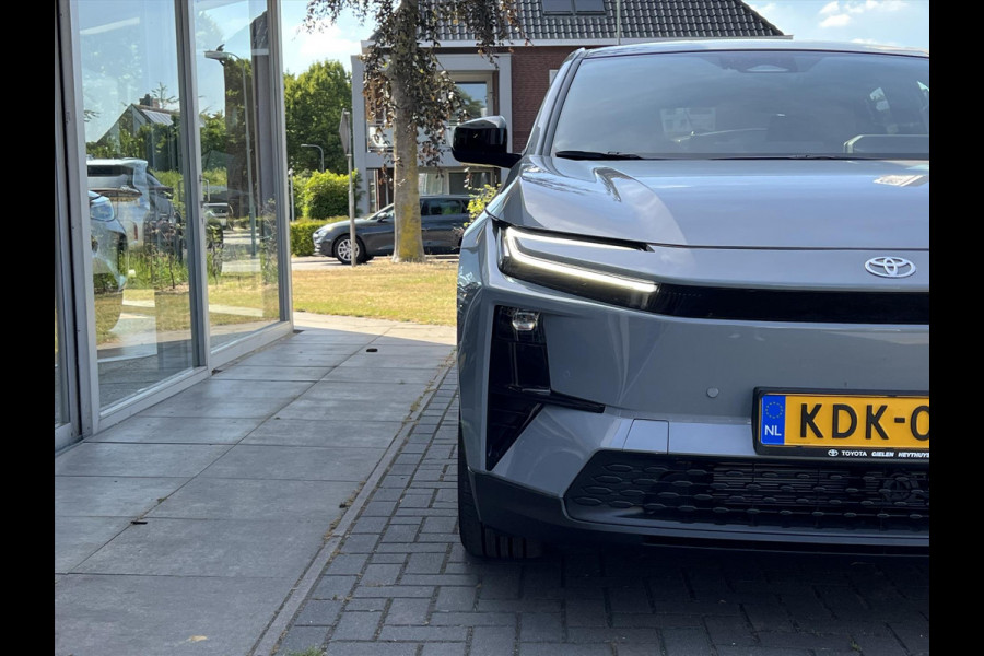 Toyota C-HR+ 77 kWh First Edition | 20 inch velgen, Elektrische achterklep, Dodehoekherkenning, Parkeersensoren