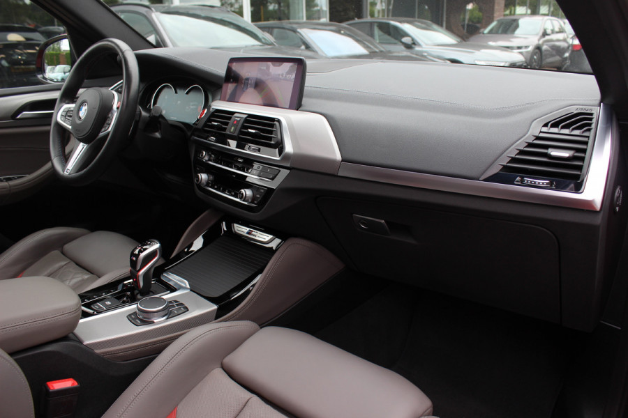 BMW X3 M / Trekhaak / Panoramadak / 360Camera / Head-up / Leder / Harman Kardon / 20'' / Stoelverwarming / Dodehoek / DAB / ACC