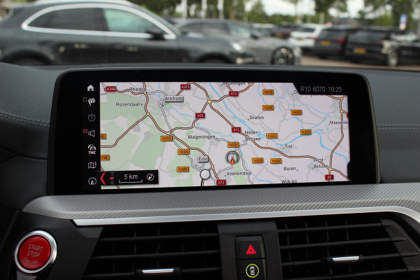 BMW X3 M / Trekhaak / Panoramadak / 360Camera / Head-up / Leder / Harman Kardon / 20'' / Stoelverwarming / Dodehoek / DAB / ACC