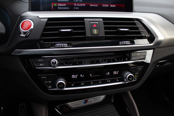 BMW X3 M / Trekhaak / Panoramadak / 360Camera / Head-up / Leder / Harman Kardon / 20'' / Stoelverwarming / Dodehoek / DAB / ACC