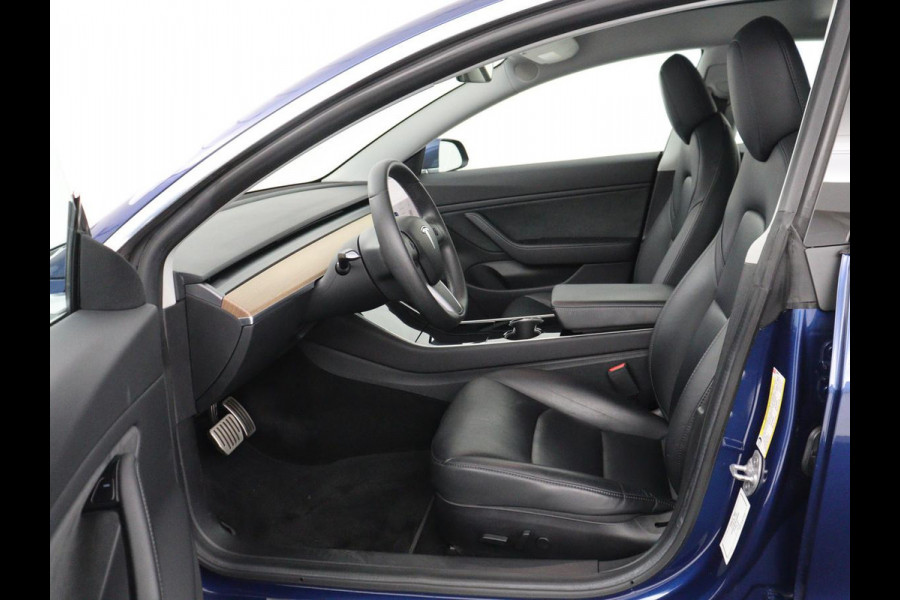 Tesla Model 3 Performance AWD 75 kWh | Traffic-Aware Cruise control | Leder | Lichtmetaal 20'' | Achterbank verwarming | Park assist | Climate control