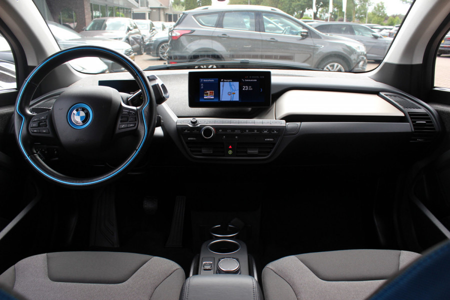BMW i3 S Executive Edition 120Ah 42 kWh / SoH 89,4% / Camera / CarPlay / 20'' / Stoelverwarming / DAB / ACC / Warmtepomp