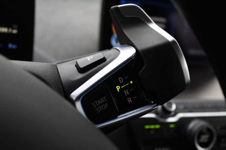 BMW i3 S Executive Edition 120Ah 42 kWh / SoH 89,4% / Camera / CarPlay / 20'' / Stoelverwarming / DAB / ACC / Warmtepomp