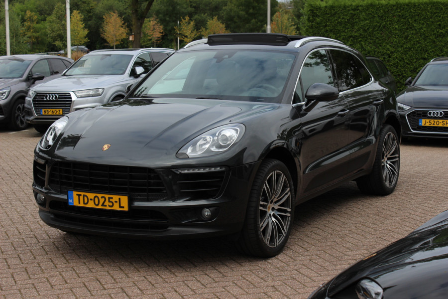 Porsche Macan 2.0 / Panoramadak / Camera / Luchtvering / Sportchrono / Bose / 21'' / Leder / Navigatie / Comfortstoelen / DAB / Stoelverwarming / Cruise Control