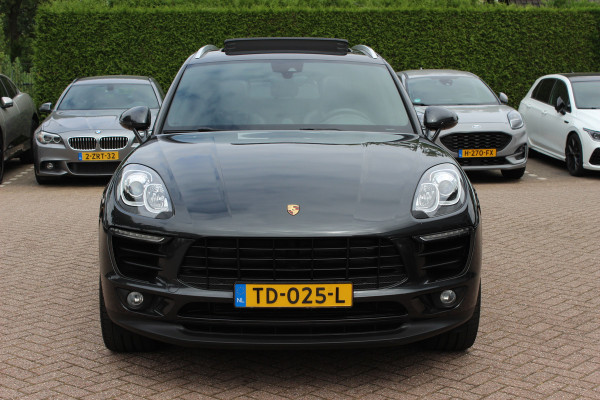 Porsche Macan 2.0 / Panoramadak / Camera / Luchtvering / Sportchrono / Bose / 21'' / Leder / Navigatie / Comfortstoelen / DAB / Stoelverwarming / Cruise Control