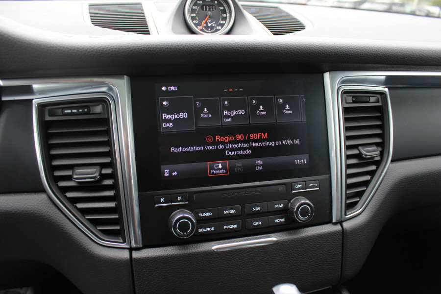 Porsche Macan 2.0 / Panoramadak / Camera / Luchtvering / Sportchrono / Bose / 21'' / Leder / Navigatie / Comfortstoelen / DAB / Stoelverwarming / Cruise Control