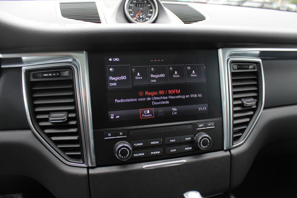 Porsche Macan 2.0 / Panoramadak / Camera / Luchtvering / Sportchrono / Bose / 21'' / Leder / Navigatie / Comfortstoelen / DAB / Stoelverwarming / Cruise Control