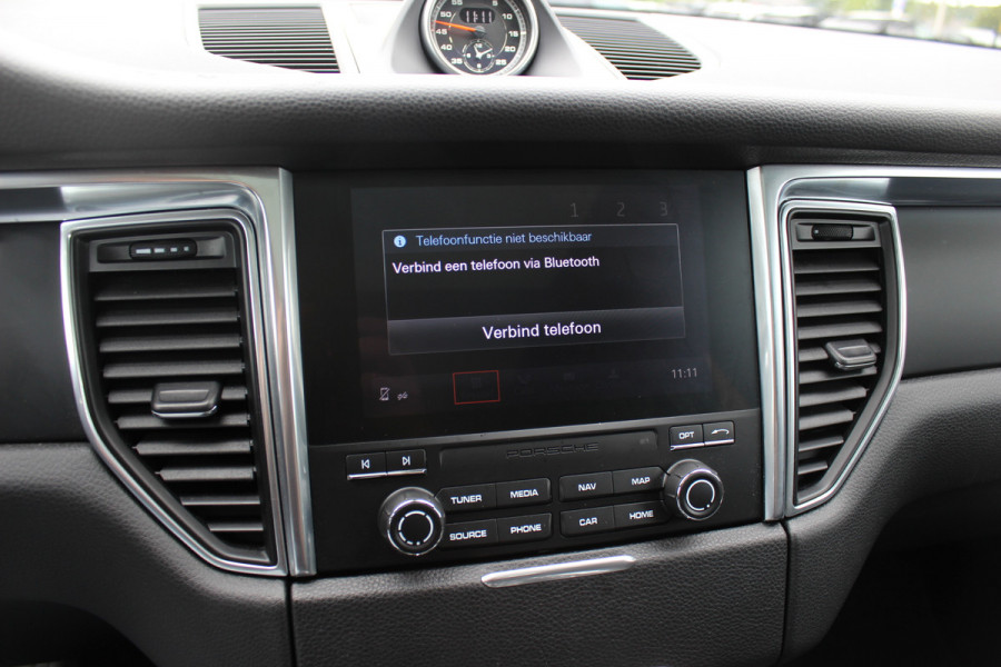 Porsche Macan 2.0 / Panoramadak / Camera / Luchtvering / Sportchrono / Bose / 21'' / Leder / Navigatie / Comfortstoelen / DAB / Stoelverwarming / Cruise Control