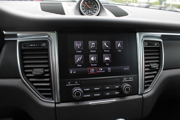 Porsche Macan 2.0 / Panoramadak / Camera / Luchtvering / Sportchrono / Bose / 21'' / Leder / Navigatie / Comfortstoelen / DAB / Stoelverwarming / Cruise Control