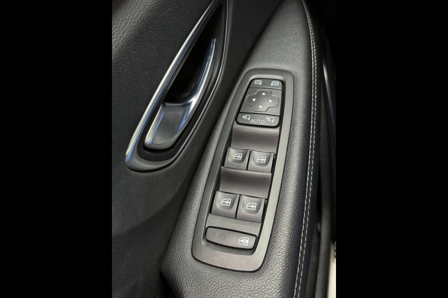 Renault Scénic 1.3 TCe Bose - Automaat I Navigatie I Airco I Sport pakket I LED I PDC I 1/2 Leer I Dealer onderhouden