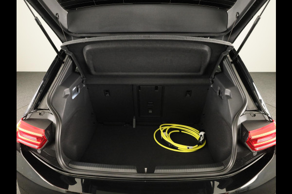 Volkswagen ID.3 Pro Limited Edition 59 kWh 230PK | Navigatie | Camera | 20 Inch