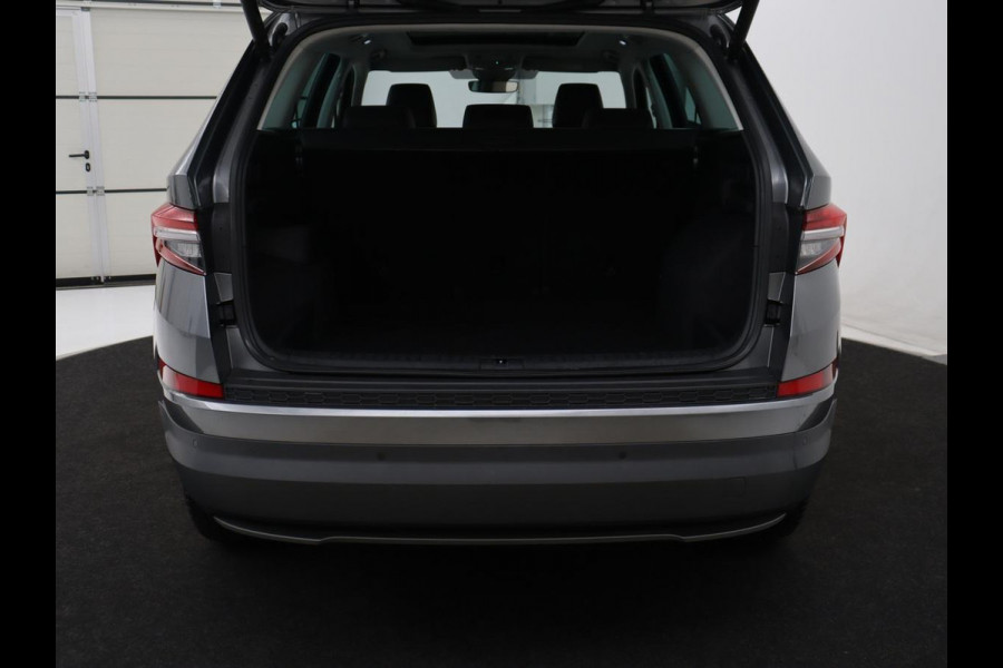 Škoda Kodiaq 1.5 TSI Business Edition Plus | Panoramadak | Memory | Half Leder | Adaptive cruise | Stoelverwarming | Park assist | Camera | Carplay | Sfeerverlichting