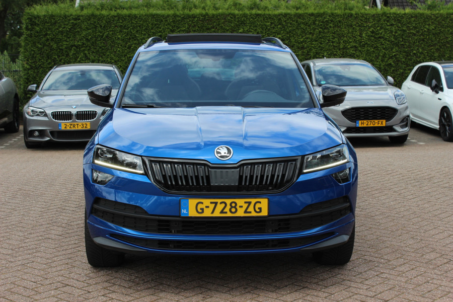 Škoda Karoq 2.0 TSI 4x4 Sportline Business / NL Auto! / Trekhaak / Panoramadak / Camera / CarPlay / Keyless / 19'' / DAB / Cruise Control