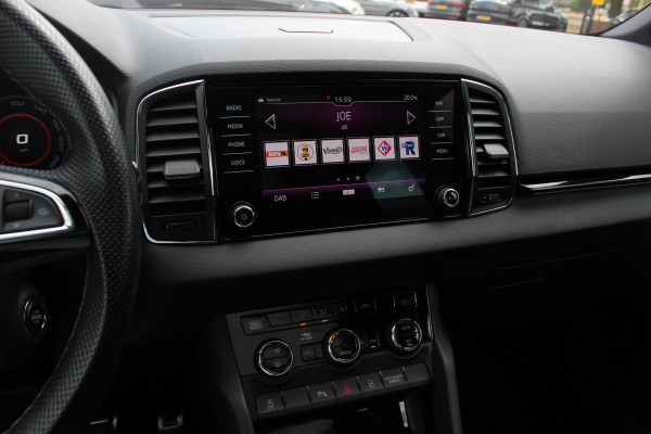 Škoda Karoq 2.0 TSI 4x4 Sportline Business / NL Auto! / Trekhaak / Panoramadak / Camera / CarPlay / Keyless / 19'' / DAB / Cruise Control