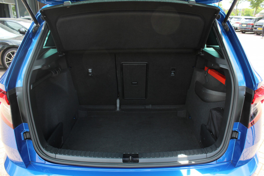 Škoda Karoq 2.0 TSI 4x4 Sportline Business / NL Auto! / Trekhaak / Panoramadak / Camera / CarPlay / Keyless / 19'' / DAB / Cruise Control