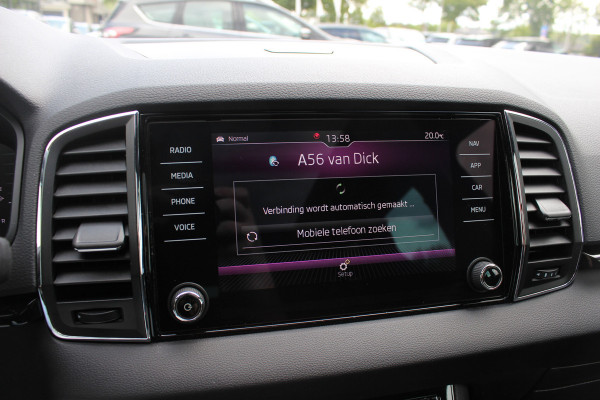 Škoda Karoq 2.0 TSI 4x4 Sportline Business / NL Auto! / Trekhaak / Panoramadak / Camera / CarPlay / Keyless / 19'' / DAB / Cruise Control