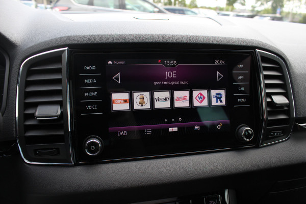 Škoda Karoq 2.0 TSI 4x4 Sportline Business / NL Auto! / Trekhaak / Panoramadak / Camera / CarPlay / Keyless / 19'' / DAB / Cruise Control