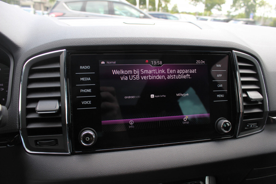 Škoda Karoq 2.0 TSI 4x4 Sportline Business / NL Auto! / Trekhaak / Panoramadak / Camera / CarPlay / Keyless / 19'' / DAB / Cruise Control