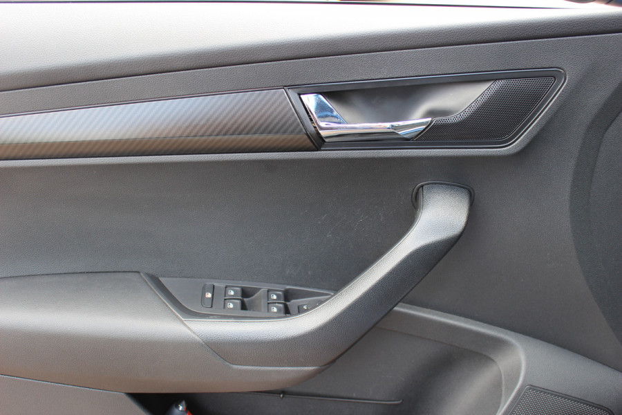 Škoda Karoq 2.0 TSI 4x4 Sportline Business / NL Auto! / Trekhaak / Panoramadak / Camera / CarPlay / Keyless / 19'' / DAB / Cruise Control