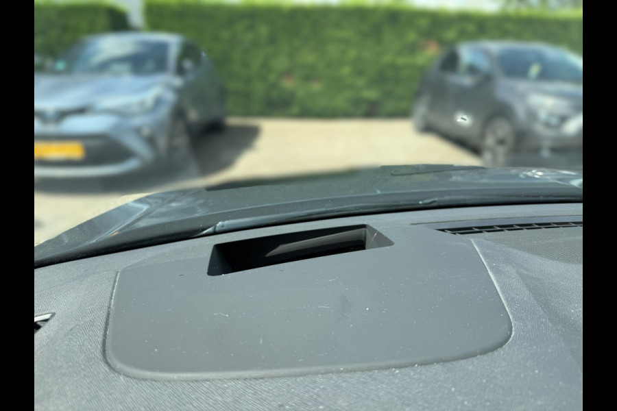 Škoda Octavia Combi 1.5 e-TSI Business Edition Plus | Stoelverwarming | Head-Up Display | Memory Seat | Keyless | Navigatie | Parkeersensoren | Cruise Control | Apple Carplay | Camera | Ambiance Verlichting |