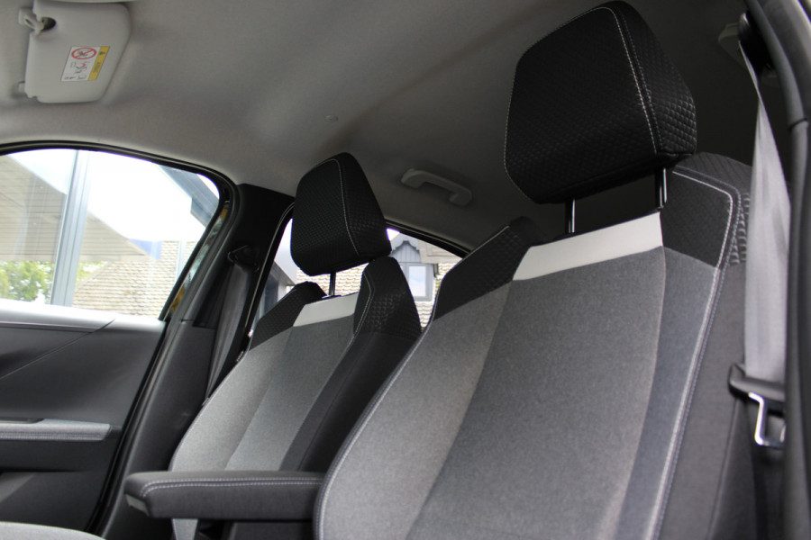 Opel Frontera 1.2 Turbo Hybrid Ultimate 7p. | Keyless Entry & Start | Winterpack | BLIS | Achteruitrijcamera