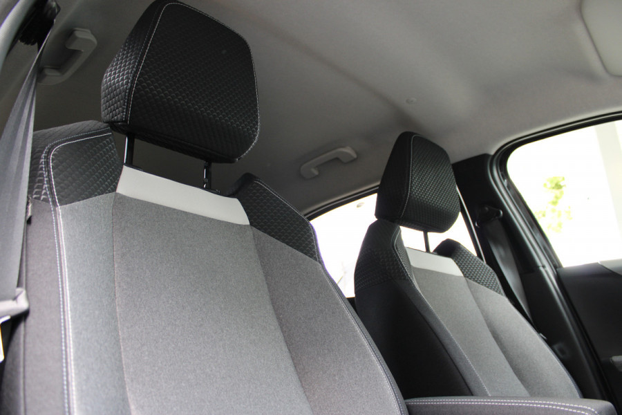 Opel Frontera 1.2 Turbo Hybrid Ultimate 7p. | Keyless Entry & Start | Winterpack | BLIS | Achteruitrijcamera