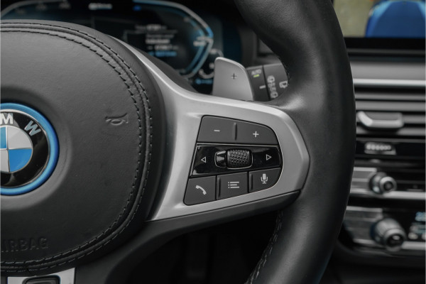 BMW 5 Serie Touring 530e M-Sport Pano ACC H/K Laser 360° 20"