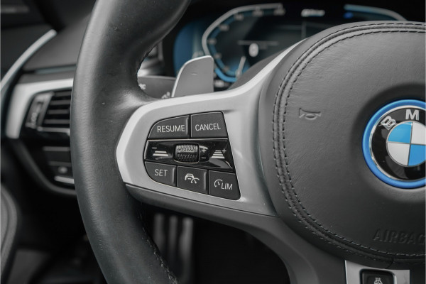 BMW 5 Serie Touring 530e M-Sport Pano ACC H/K Laser 360° 20"