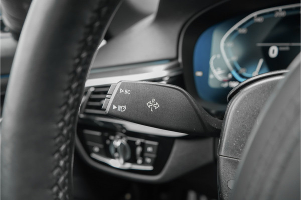 BMW 5 Serie Touring 530e M-Sport Pano ACC H/K Laser 360° 20"